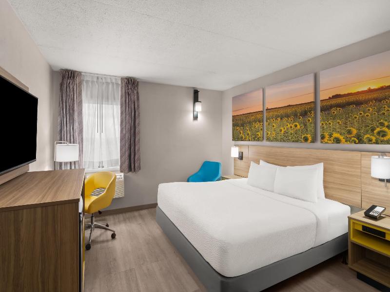 Days Inn By Wyndham Mandan Bismarck Area image