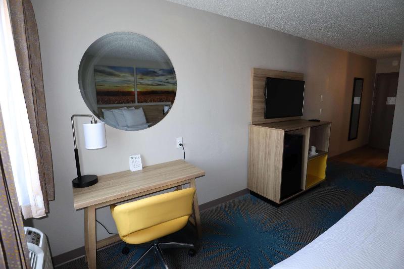 Days Inn By Wyndham Mandan Bismarck Area image