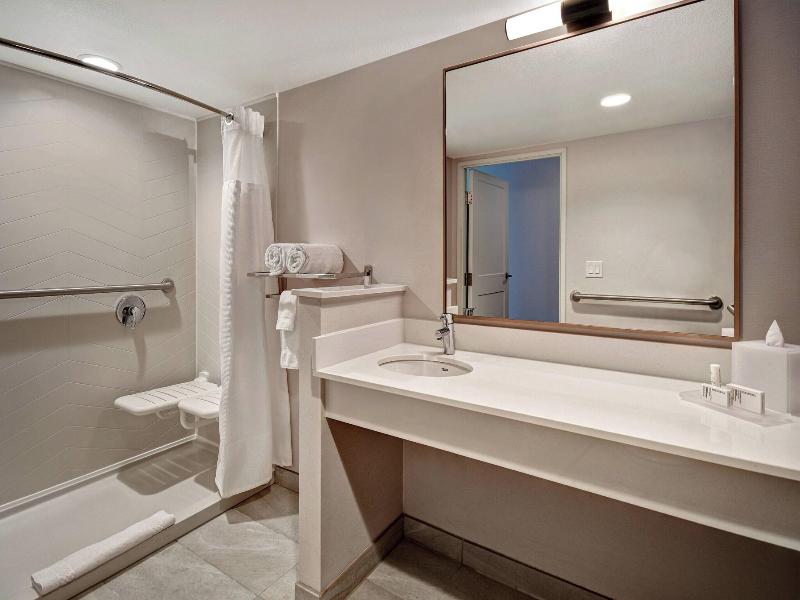 Fairfield Inn & Suites by Marriott Las Vegas Airpo image