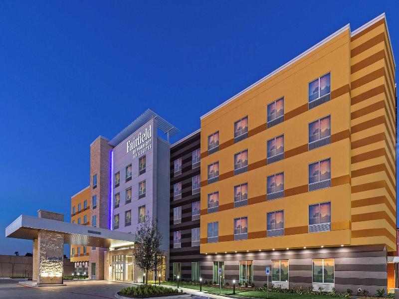 Fairfield Inn & Suites by Marriott Houston East En image