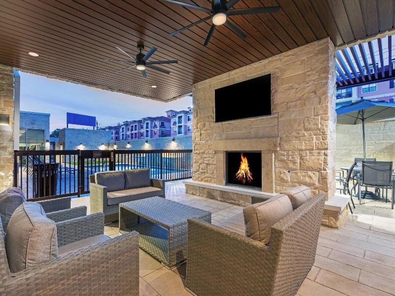 Fairfield Inn & Suites by Marriott Houston East En image