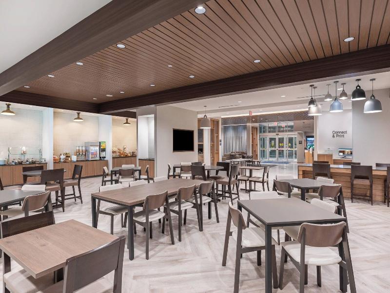 Fairfield Inn & Suites by Marriott Houston East En image