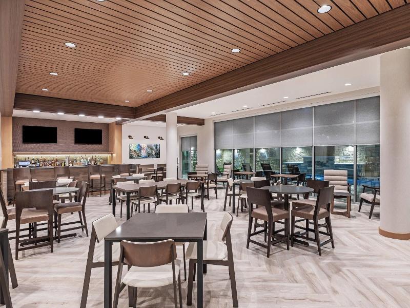 Fairfield Inn & Suites by Marriott Houston East En image