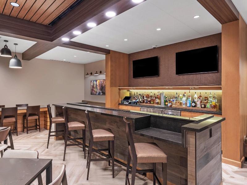 Fairfield Inn & Suites by Marriott Houston East En image