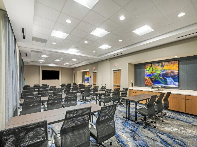 Fairfield Inn & Suites by Marriott Houston East En image