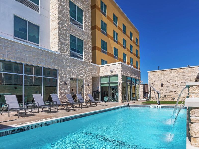 Fairfield Inn & Suites by Marriott Houston East En image