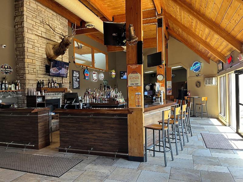 Barker's Island Inn Resort