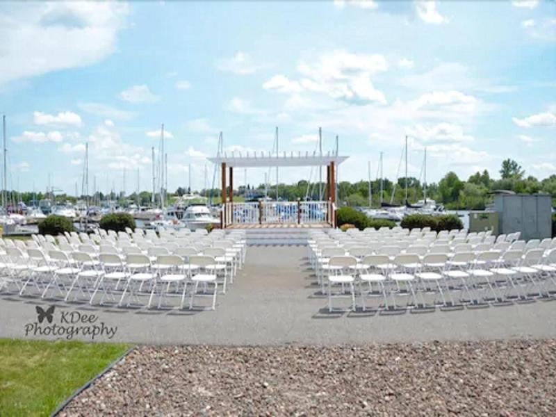 Barker's Island Inn Resort