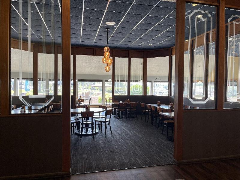 Barker's Island Inn Resort