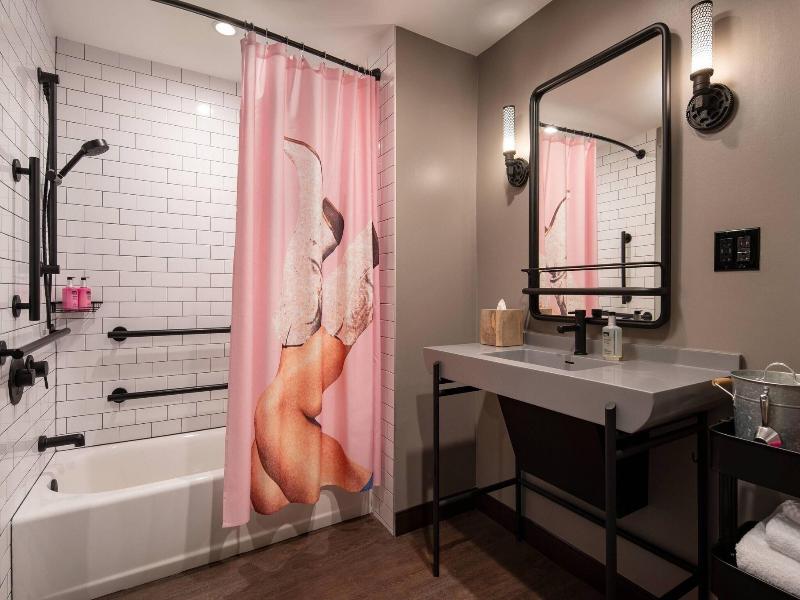 Moxy Austin - University image