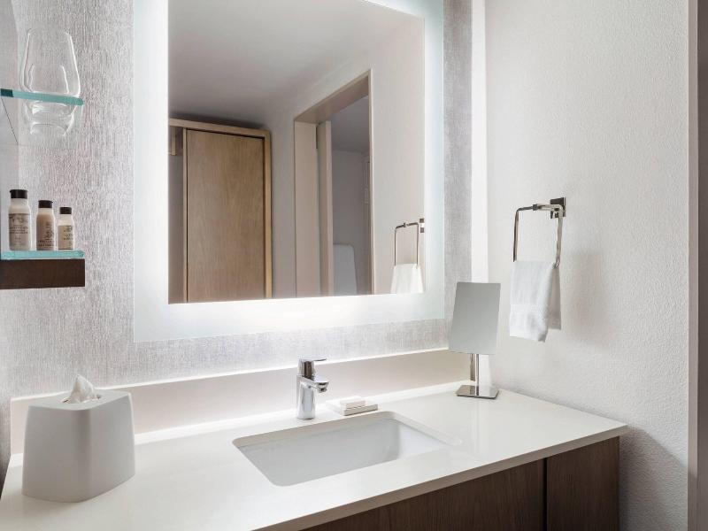 Delta Hotels by Marriott Virginia Beach Waterfront image