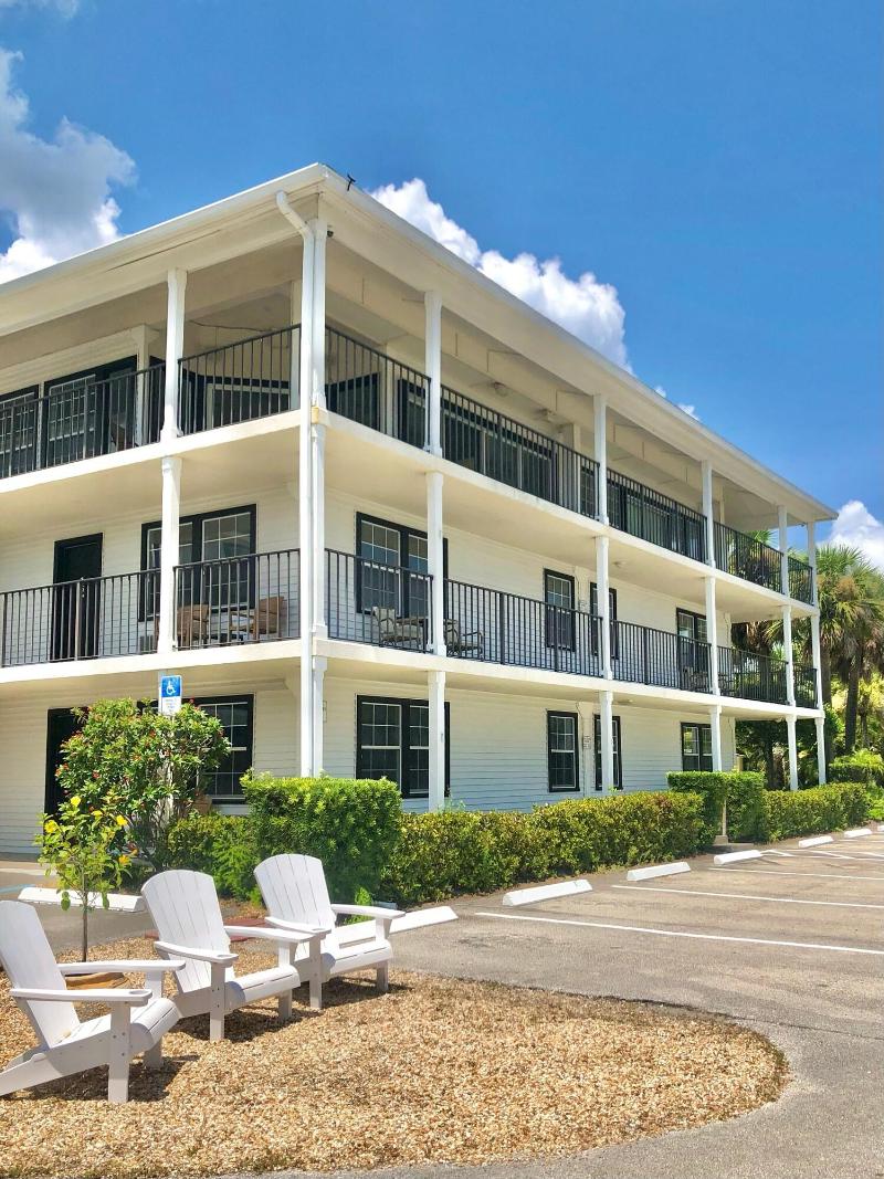 Davis House Inn image