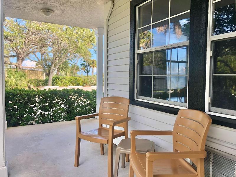 Davis House Inn image