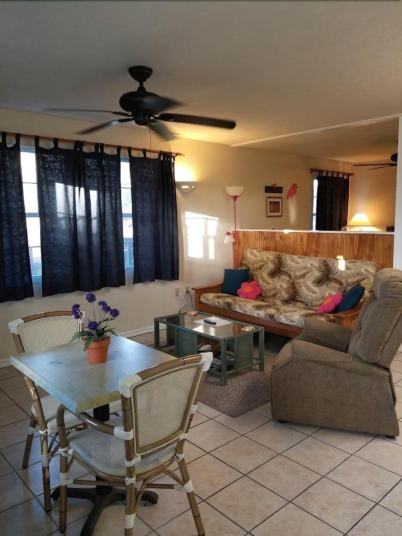 Davis House Inn image