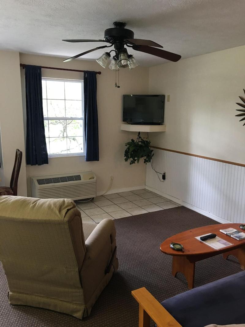 Davis House Inn image