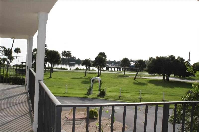 Davis House Inn image