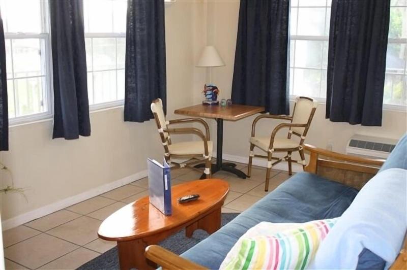 Davis House Inn image
