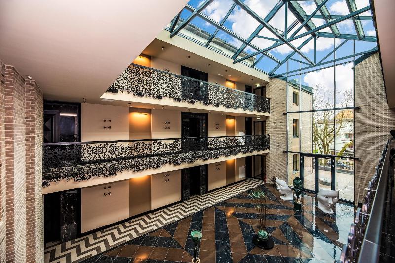 Amsterdam Plaza image
