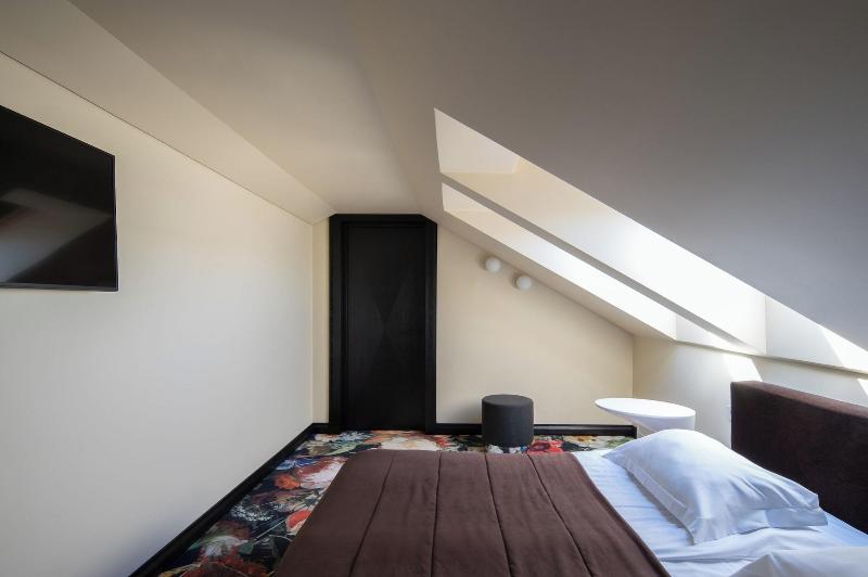 Amsterdam Plaza image