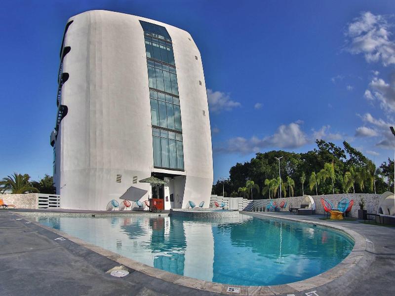 Aloft Ponce image