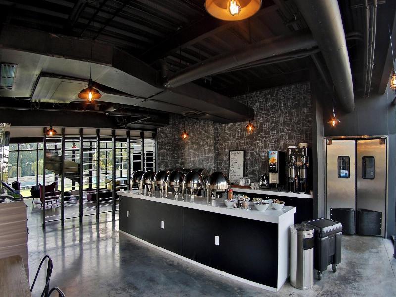 Aloft Ponce image