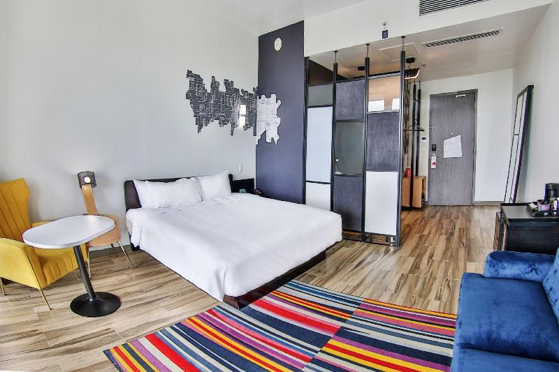Aloft Ponce image