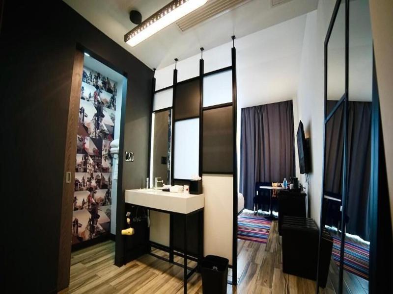 Aloft Ponce image
