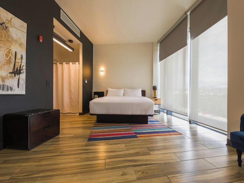 Aloft Ponce image