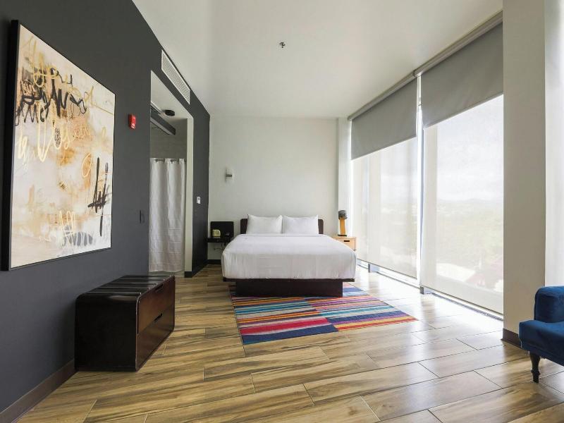 Aloft Ponce image