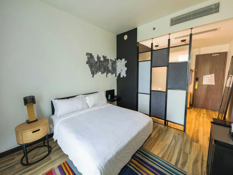 Aloft Ponce image