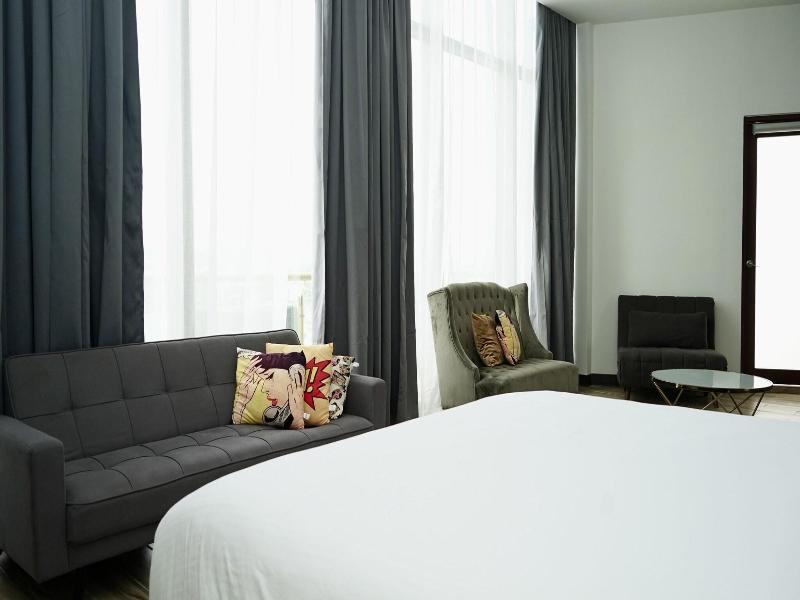 Aloft Ponce image