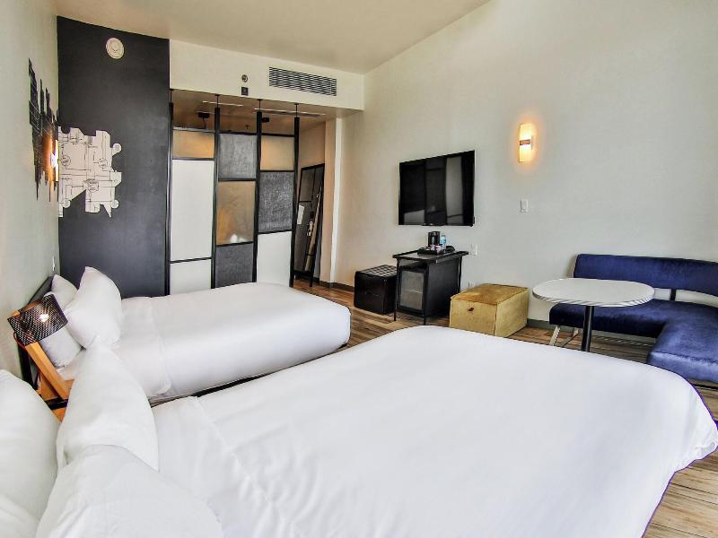 Aloft Ponce image