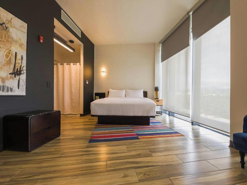 Aloft Ponce image
