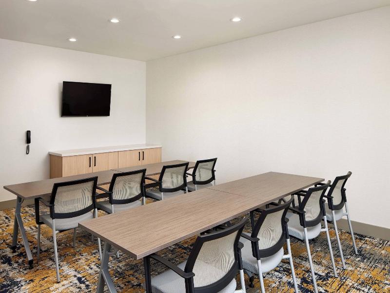TownePlace Suites by Marriott Tampa East/I-4 image