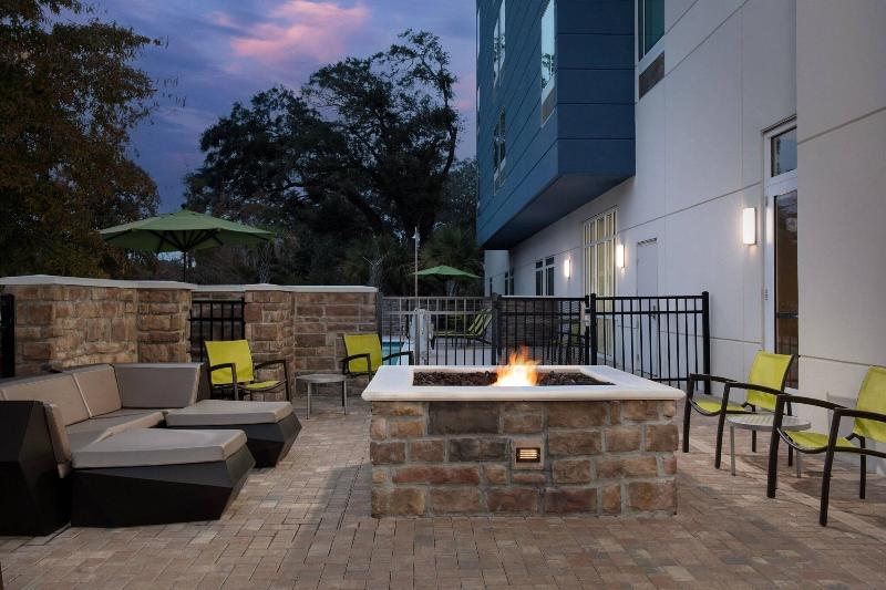 SpringHill Suites by Marriott Charleston Airport & image