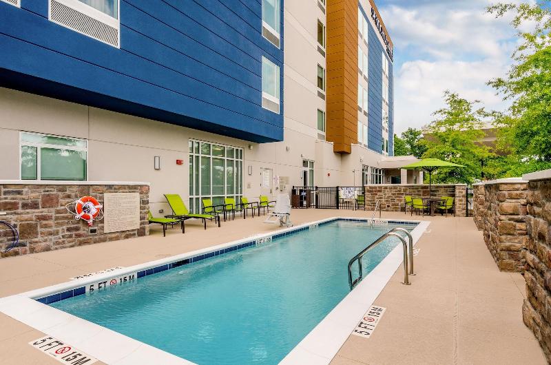 SpringHill Suites by Marriott Charleston Airport & image