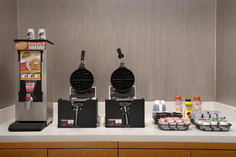 SpringHill Suites by Marriott Charleston Airport & image