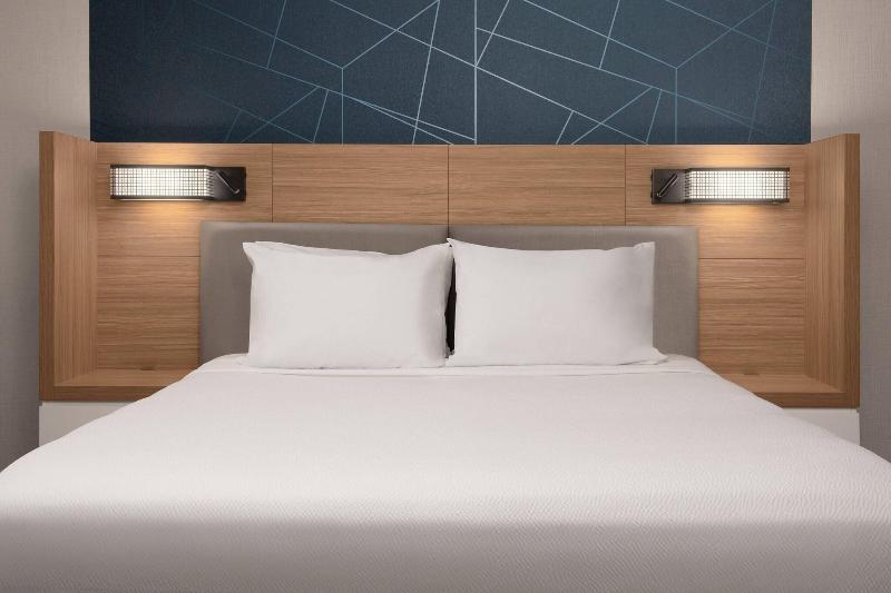SpringHill Suites by Marriott Charleston Airport & image