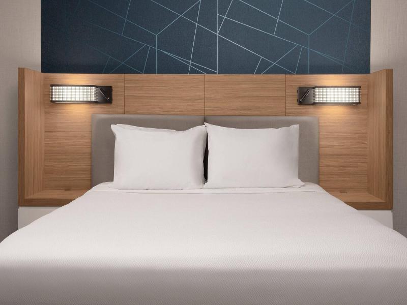 SpringHill Suites by Marriott Charleston Airport & image
