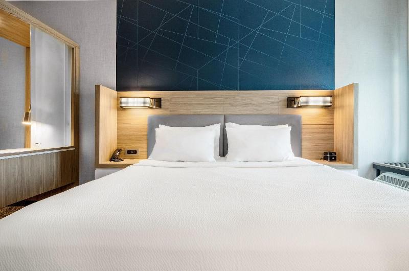 SpringHill Suites by Marriott Charleston Airport & image