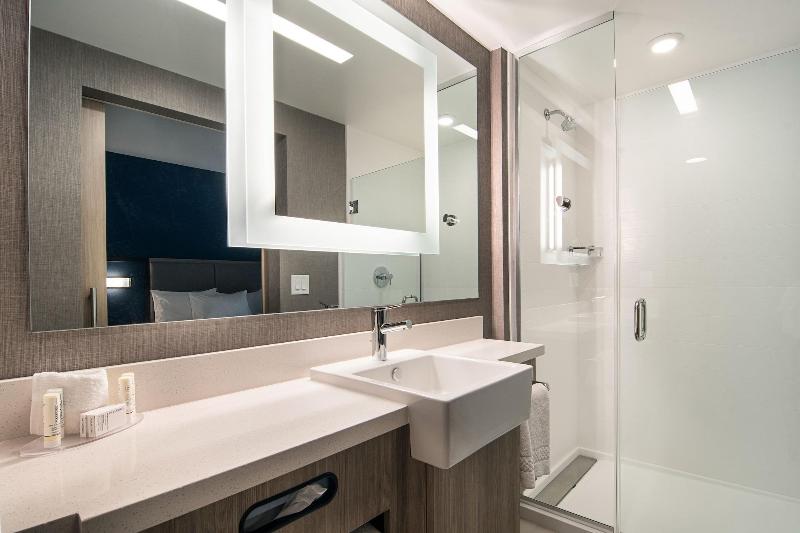 SpringHill Suites by Marriott Charleston Airport & image