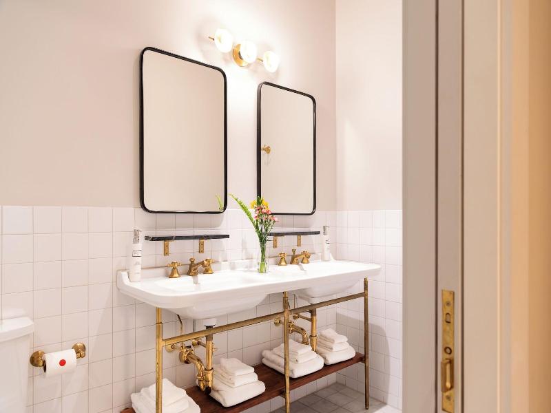 Hotel Kinsley image