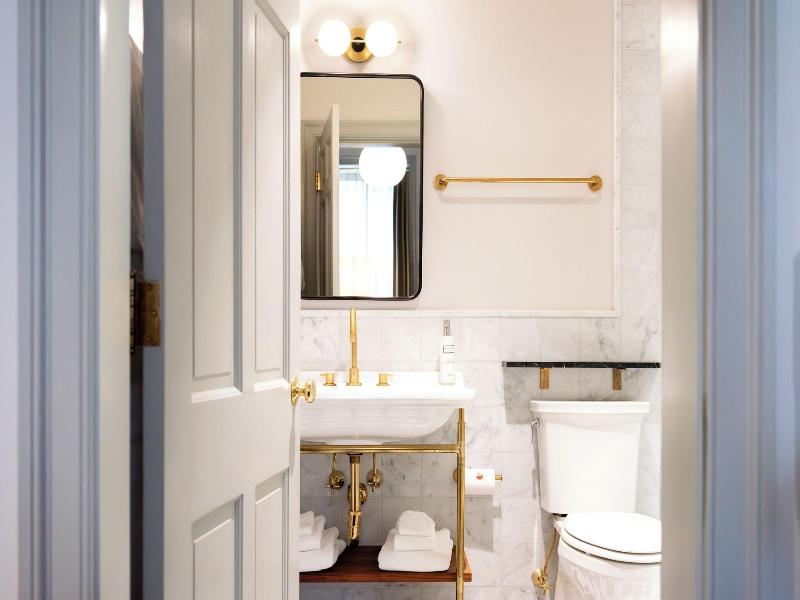 Hotel Kinsley image