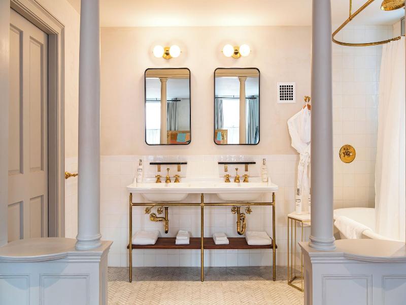 Hotel Kinsley image
