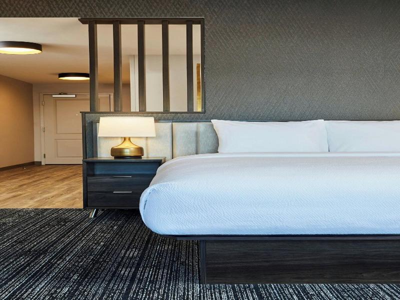 STUDIO KING SIZE BED — photo 23