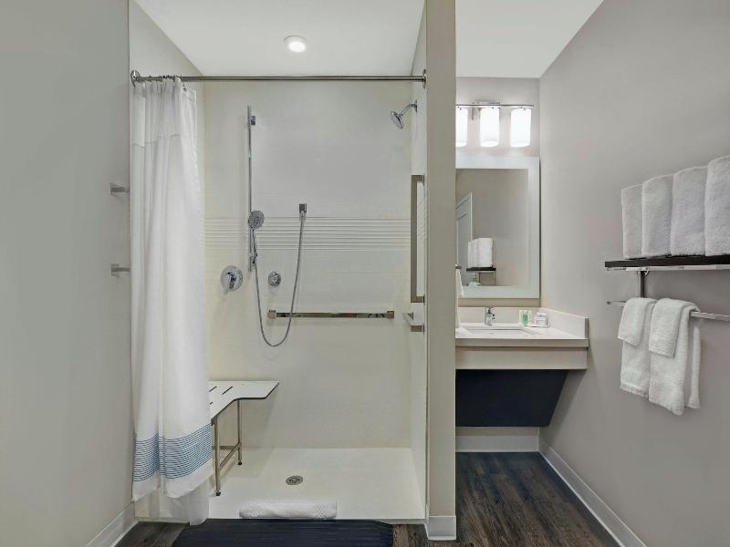 STUDIO Accessible-Two Queen Beds — photo 8