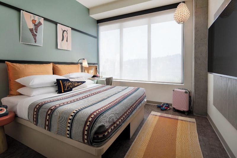 Moxy Portland Downtown image