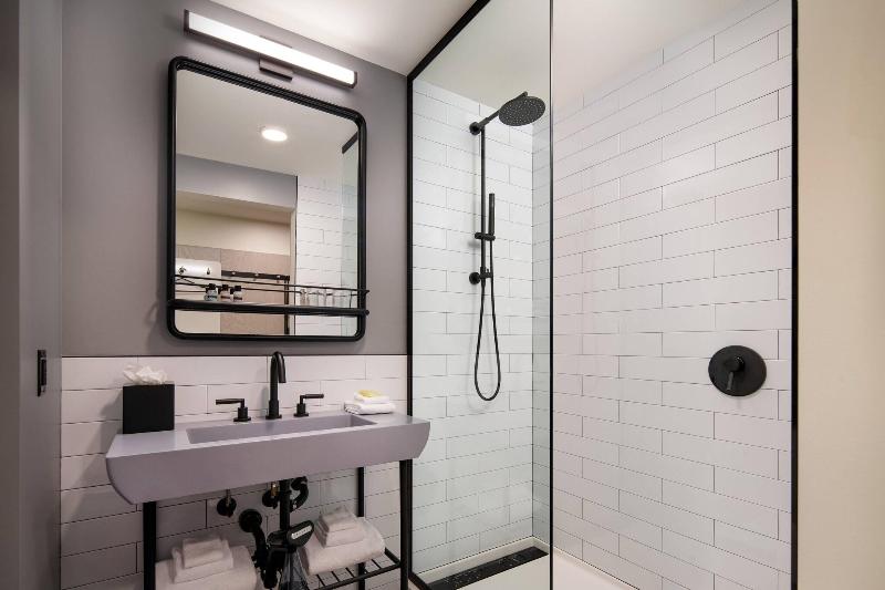 Moxy Portland Downtown image