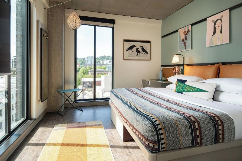 Moxy Portland Downtown image