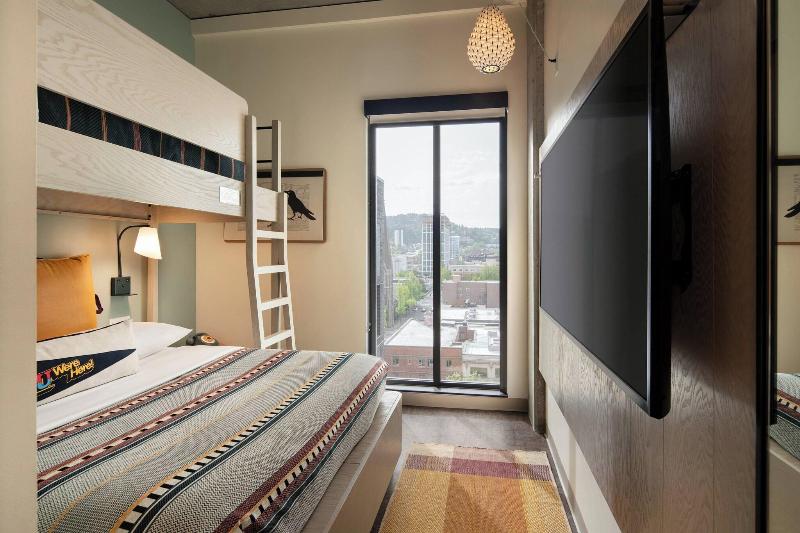 Moxy Portland Downtown image